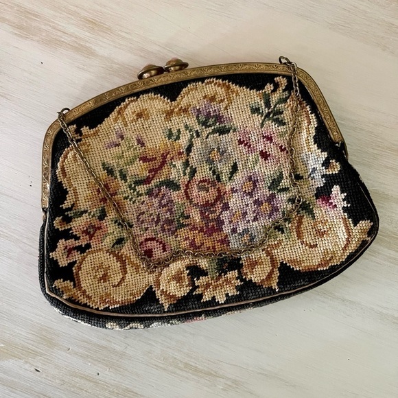 VINTAGE, NEEDLEPOINT HANDBAG. BLACK BACKGROUND WITH GORGEOUS DISPLAY OF FLOWERS. - Picture 5 of 5